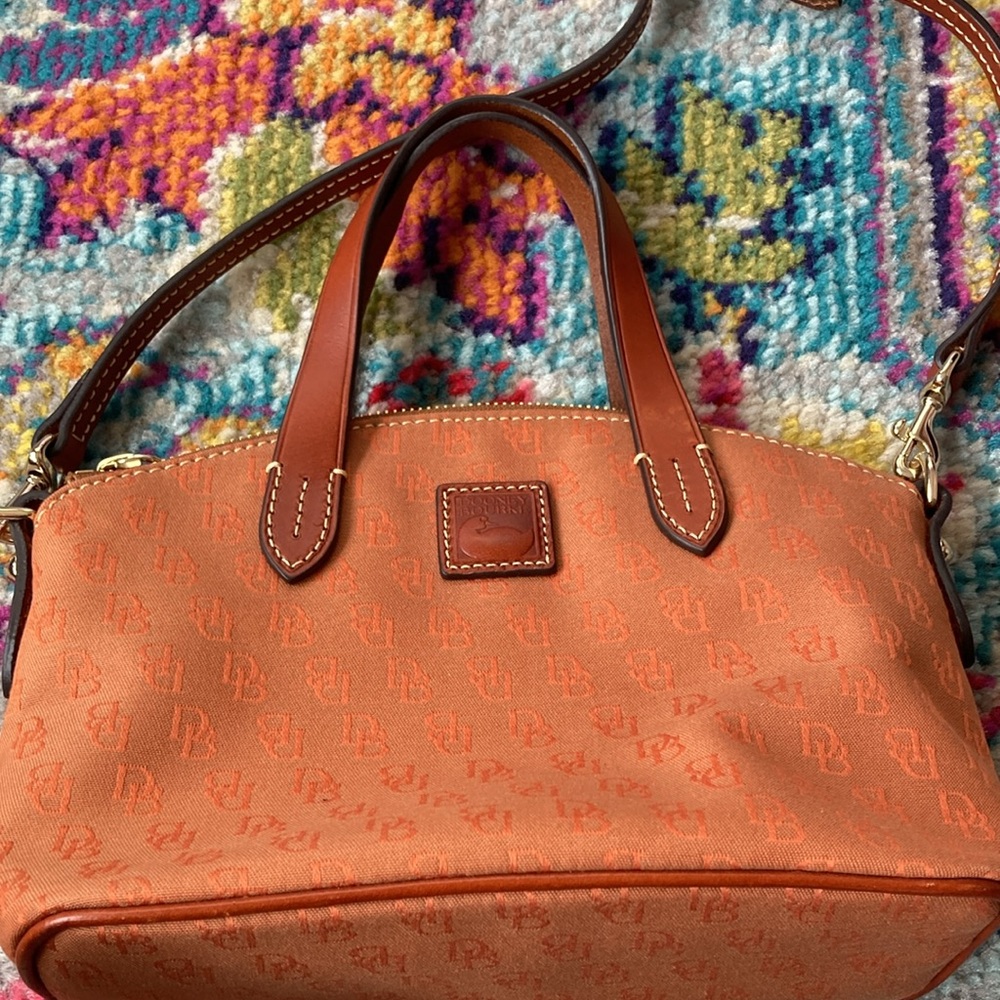 Dooney & Bourke crossbody purse - Picture 2 of 11